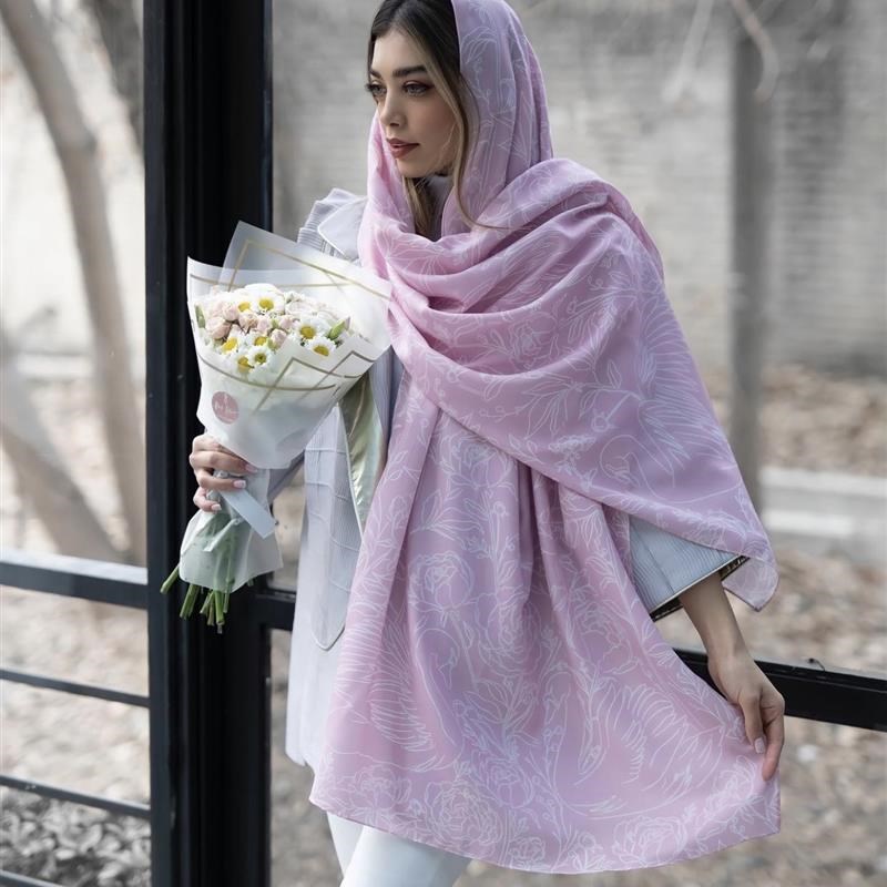 شال اوت لت ساده پیونی و قو صورتی پاستلی