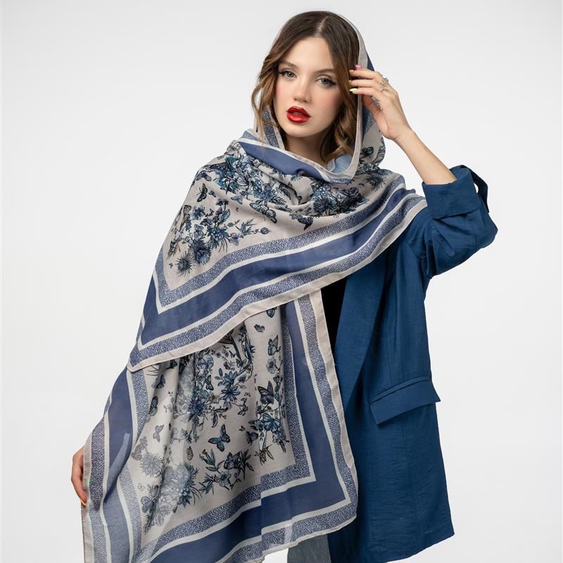 کد 914-شال آبی ساده Un jardin plein de fleurs et d mix colors